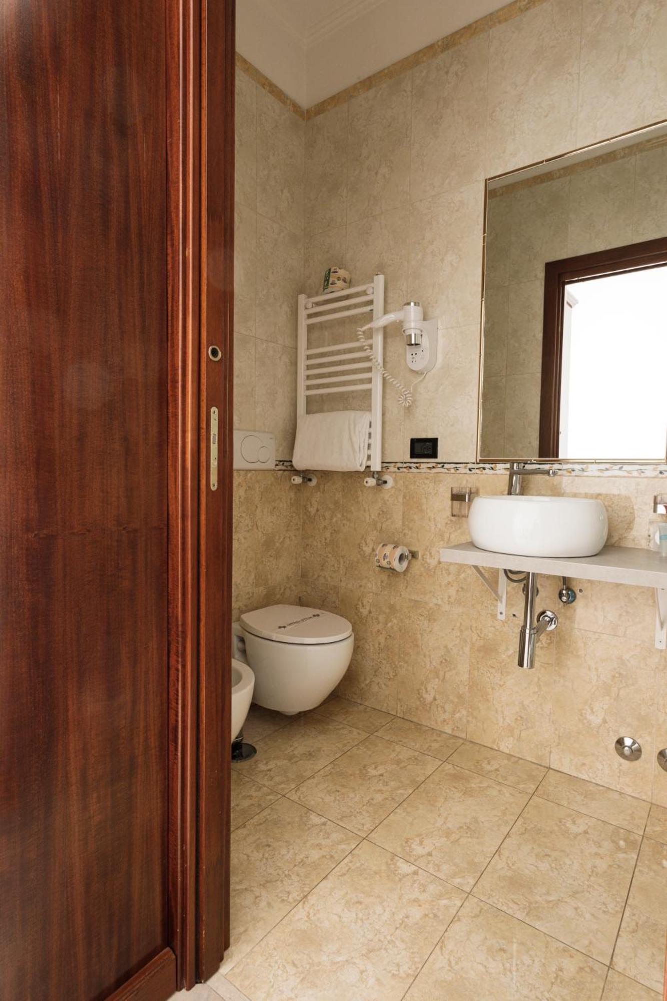 Glam Luxury Rome Hotel Bagian luar foto