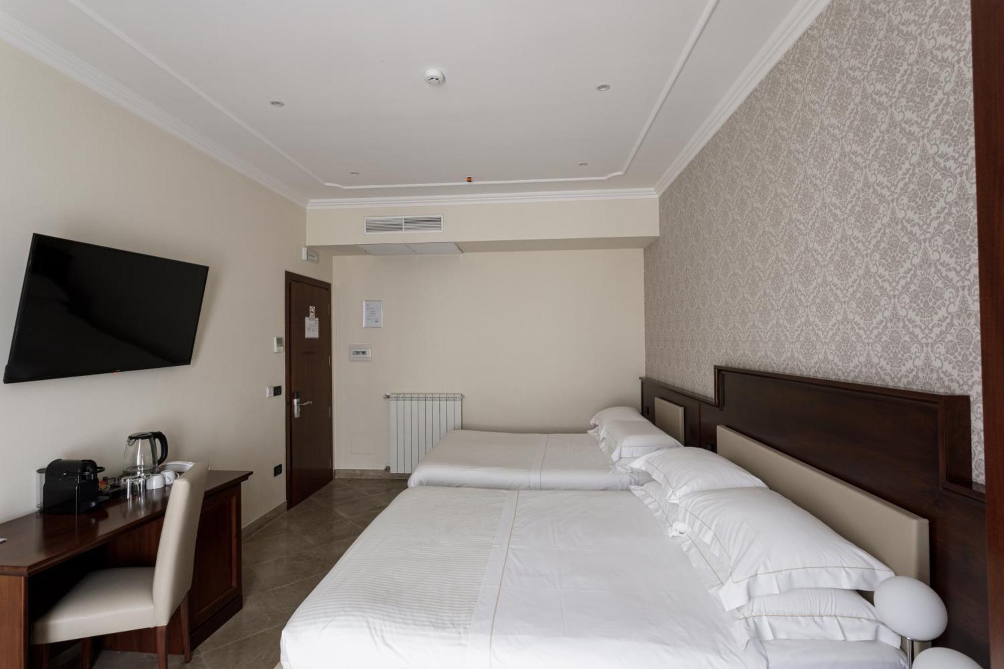Glam Luxury Rome Hotel Bagian luar foto